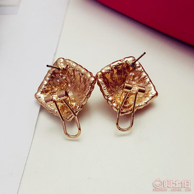 【天夫飾品促銷(xiāo)大優(yōu)惠尾單耳釘套裝合格品質(zhì)量廠(chǎng)家混批珍珠水鉆好耳針耳釘 耳飾 隨機(jī)拼裝 花朵 星星 小星星耳釘 地?cái)傎u(mài)什么】哈爾濱市透籠輕工批發(fā)市場(chǎng)天夫飾品行 - 產(chǎn)品庫(kù)